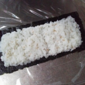 海苔は半分 おにぎらず ぶきっちょさんでも簡単 レシピ 作り方 By Mama Papa 楽天レシピ 海苔は半分 おにぎらず ぶきっちょさんでも簡単 レシピ 作り方 By Mama Papa 楽天レシピ